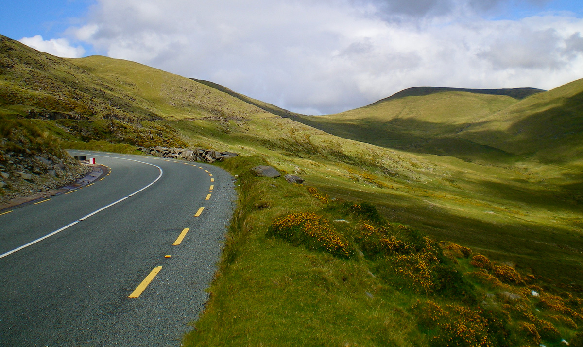 Subida el Connor Pass, Irlanda en bicicleta